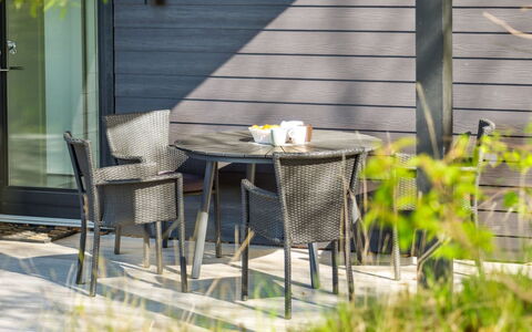 Irek - 500M from the Sea: Verblijf, Huis, Huis, Dak, Veranda, Landgoed, Siding, Garden Gebouwen, Boerderij, Werf