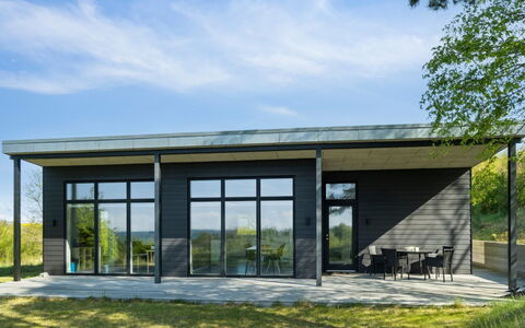 Irek - 500M from the Sea: Verblijf, Huis, Huis, Dak, Veranda, Landgoed, Siding, Garden Gebouwen, Boerderij, Werf