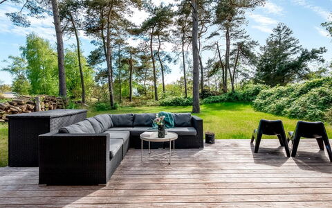 Sylva - 150M from the Sea: Dak, Huis, Huis, Verblijf, Siding, Landgoed, Oprit, Garden Gebouwen, Werf, Schuur