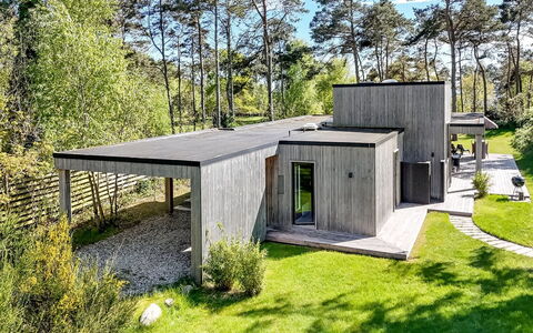 Sylva - 150M from the Sea: Dak, Huis, Huis, Verblijf, Siding, Landgoed, Oprit, Garden Gebouwen, Werf, Schuur