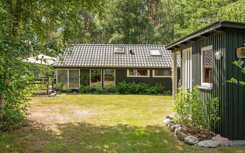 Herlek - 200M from the Sea: Dak, Huis, Huis, Verblijf, Siding, Landgoed, Oprit, Garden Gebouwen, Werf, Schuur