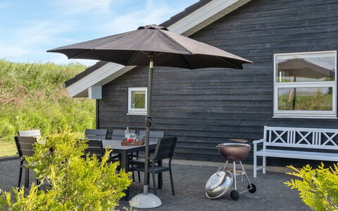 Bitha - 400M from the Sea: Dak, Huis, Land Lot, Huis, Verblijf, Landgoed, Garden Gebouwen, Schaduw, Blokhut, Landscaping