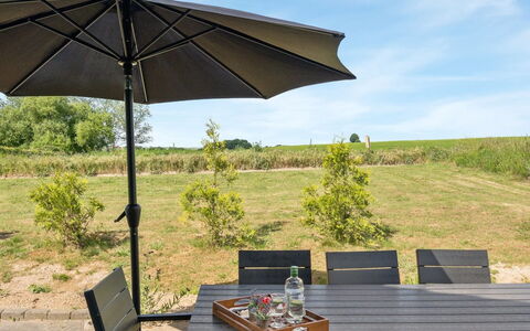 Bitha - 400M from the Sea: Dak, Huis, Land Lot, Huis, Verblijf, Landgoed, Garden Gebouwen, Schaduw, Blokhut, Landscaping