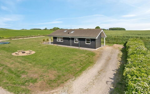 Bitha - 400M from the Sea: Dak, Huis, Land Lot, Huis, Verblijf, Landgoed, Garden Gebouwen, Schaduw, Blokhut, Landscaping