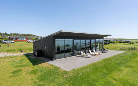 Anniina - 200M from the Sea: Lucht, Land Lot, Schuur