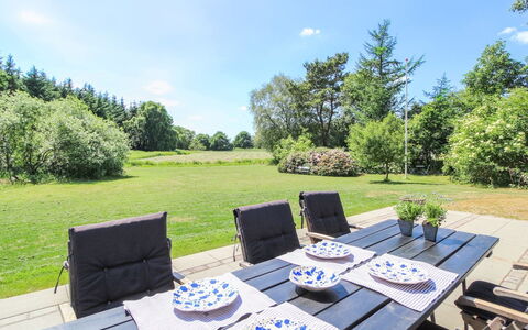 Rufina - 850M from the Sea: Struik, Tuin, Land Lot, Schaduw, Gazon, Landscaping, Buitentafel, Buitenmeubels, Stoel, Werf