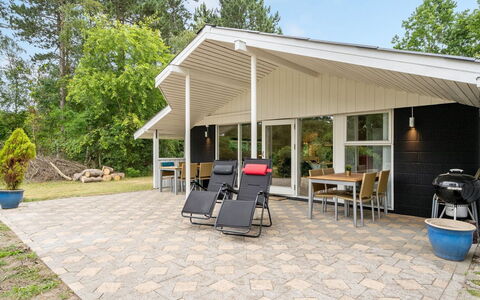 Jakko - 300M from the Sea: Dak, Huis, Huis, Verblijf, Siding, Landgoed, Oprit, Garden Gebouwen, Werf, Schuur