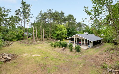 Jakko - 300M from the Sea: Dak, Huis, Huis, Verblijf, Siding, Landgoed, Oprit, Garden Gebouwen, Werf, Schuur