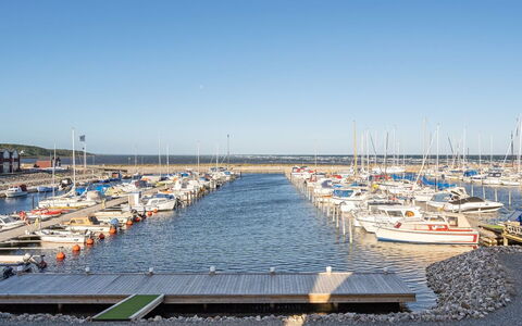 Line - 10M from the Sea: Huis, Dak, Huis, Verblijf, Schuur, Garden Gebouwen, Siding, Werf, Blokhut, Hut