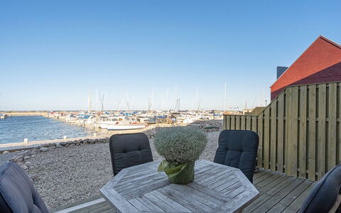 Line - 10M from the Sea: Huis, Dak, Huis, Verblijf, Schuur, Garden Gebouwen, Siding, Werf, Blokhut, Hut