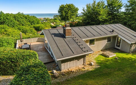 Ludewiga - 350M from the Sea: Dak, Huis, Huis, Verblijf, Landgoed, Boerderij, Siding, Tuin, Schaduw, Werf