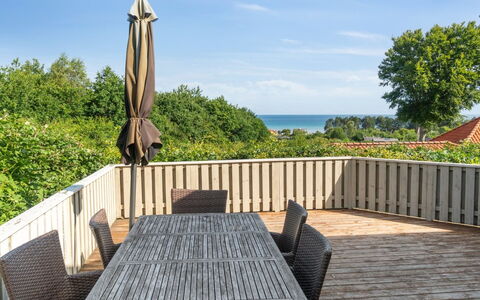 Ludewiga - 350M from the Sea: Hout, Meubilair, Buitenmeubels, Tafel, Dek, Stoel, Buitentafel, Hardwood, Veranda, Schaduw