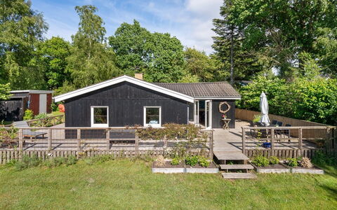 Reika - 1Km from the Sea: Huis, Verblijf, Huis, Struik, Dak, Tuin, Boerderij, Landgoed, Landscaping, Veranda