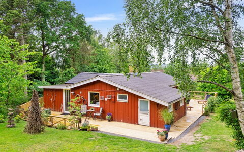 Reika - 1Km from the Sea: Huis, Verblijf, Dak, Huis, Garden Gebouwen, Landgoed, Tuin, Boerderij, Gazon, Backyard