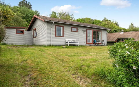 Elpida - 100M from the Sea: Dak, Huis, Huis, Verblijf, Siding, Landgoed, Oprit, Garden Gebouwen, Werf, Schuur