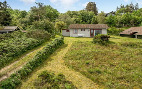 Elpida - 100M from the Sea: Dak, Huis, Huis, Verblijf, Siding, Landgoed, Oprit, Garden Gebouwen, Werf, Schuur