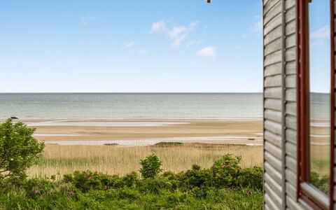 Elpida - 100M from the Sea: Dak, Huis, Huis, Verblijf, Siding, Landgoed, Oprit, Garden Gebouwen, Werf, Schuur