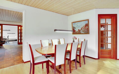 Toska: Flooring, Muur, Verdieping, Interieur Ontwerp, Hout, Plafond, Houten Vloer, Verlichting, Meubilair, Laminaatvloer