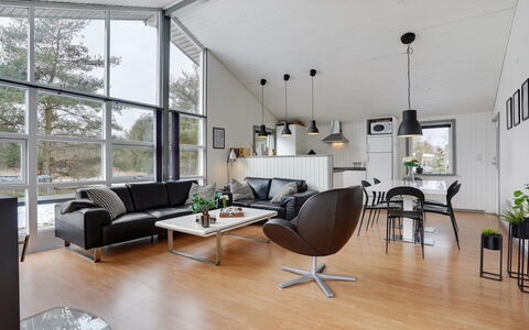 Aiden - 300M from the Sea: Interieur Ontwerp, Plafond, Meubilair, Woonkamer, Flooring, Bankstel, Lichte Inrichting, Verlichting, Huis, Verdieping