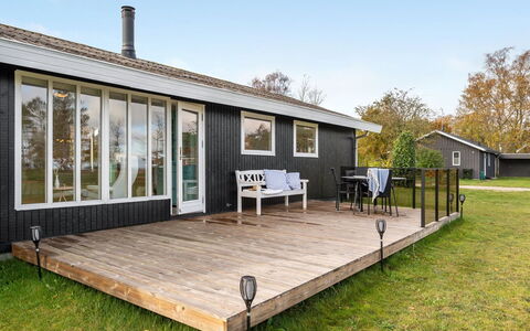 Joon - 300M from the Sea: Dak, Huis, Huis, Verblijf, Siding, Landgoed, Oprit, Garden Gebouwen, Werf, Schuur