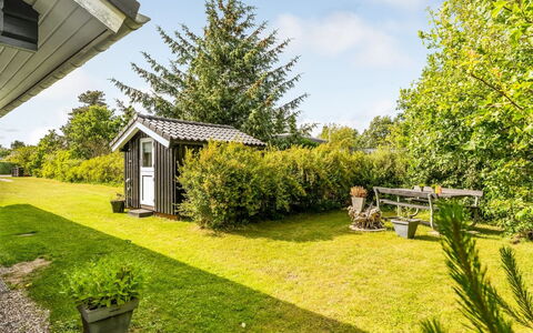 Christina - 300M to the Fjord: Huis, Dak, Huis, Verblijf, Schuur, Garden Gebouwen, Siding, Werf, Blokhut, Hut