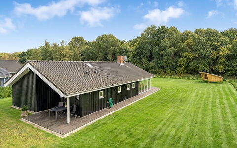 Femke - 250M to the Fjord: Hout, Huis, Veranda, Dek, Hardwood, Dak, Beits, Houten Vloer, Eco Hotel