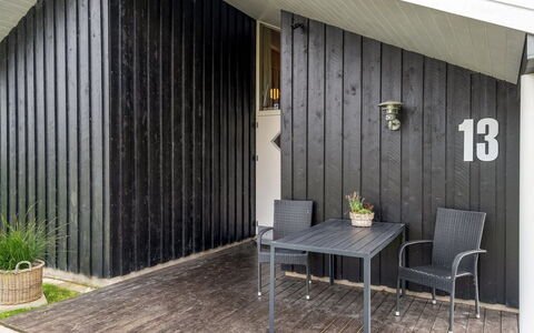 Femke - 250M to the Fjord: Hout, Huis, Veranda, Dek, Hardwood, Dak, Beits, Houten Vloer, Eco Hotel