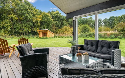 Femke - 250M to the Fjord: Hout, Huis, Veranda, Dek, Hardwood, Dak, Beits, Houten Vloer, Eco Hotel