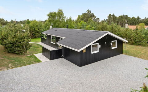 Frudde - 400M from the Sea: Dak, Huis, Huis, Verblijf, Siding, Landgoed, Oprit, Garden Gebouwen, Werf, Schuur