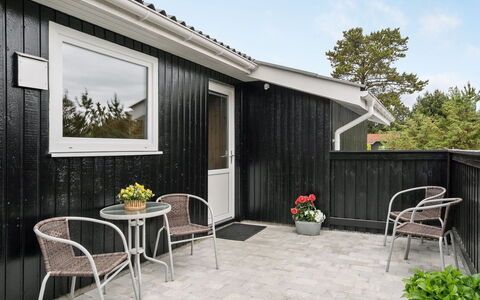 Frudde - 400M from the Sea: Dak, Huis, Huis, Verblijf, Siding, Landgoed, Oprit, Garden Gebouwen, Werf, Schuur