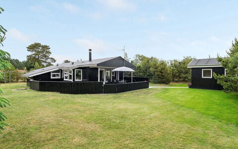 Frudde - 400M from the Sea: Dak, Huis, Huis, Verblijf, Siding, Landgoed, Oprit, Garden Gebouwen, Werf, Schuur