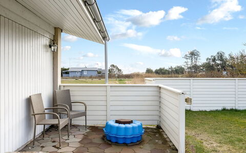 Gerko - 150M from the Sea: Dak, Huis, Huis, Verblijf, Siding, Landgoed, Oprit, Garden Gebouwen, Werf, Schuur
