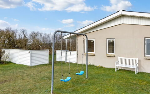 Gerko - 150M from the Sea: Dak, Huis, Huis, Verblijf, Siding, Landgoed, Oprit, Garden Gebouwen, Werf, Schuur