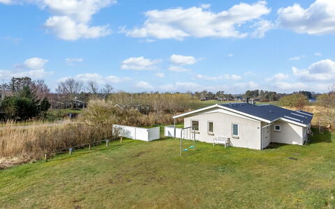 Gerko - 150M from the Sea: Dak, Huis, Huis, Verblijf, Siding, Landgoed, Oprit, Garden Gebouwen, Werf, Schuur