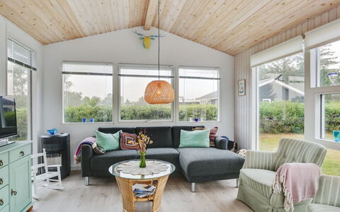 Skaghe - 200M from the Sea: Meubilair, Interieur Ontwerp, Bankstel, Hout, Flooring, Plafond, Woonkamer, Verdieping, Huis, Kamer