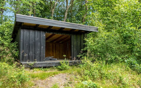 Thorine - 750M from the Sea: Hout, Huis, Veranda, Dek, Hardwood, Dak, Beits, Houten Vloer, Eco Hotel