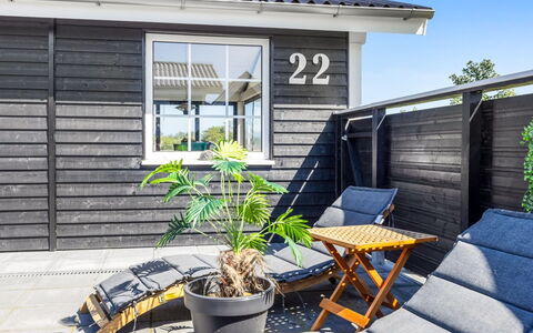 Erna - 400M from the Sea: Dak, Huis, Huis, Verblijf, Siding, Landgoed, Oprit, Garden Gebouwen, Werf, Schuur
