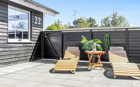 Erna - 400M from the Sea: Dak, Huis, Huis, Verblijf, Siding, Landgoed, Oprit, Garden Gebouwen, Werf, Schuur