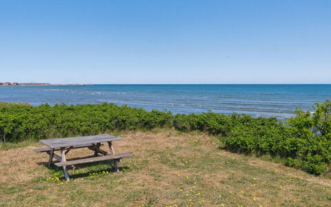 Kalist - 50M from the Sea: Dak, Huis, Huis, Verblijf, Siding, Landgoed, Oprit, Garden Gebouwen, Werf, Schuur