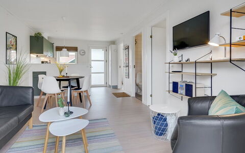 Sipi - 100M from the Sea: Interieur Ontwerp, Meubilair, Flooring, Plafond, Appartement, Verdieping, Woonkamer, Huis, Bankstel, Kamer