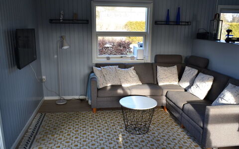 Kjartan - 1.2Km from the Sea: Flooring, Verdieping, Interieur Ontwerp, Meubilair, Woonkamer, Kamer, Bankstel, Appartement, Beits