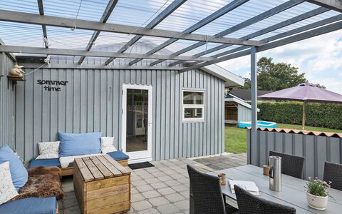 Kjartan - 1.2Km from the Sea: Dak, Huis, Dek, Siding, Buitenmeubels, Schaduw, Verblijf, Veranda, Buitentafel, Patio