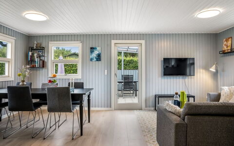 Kjartan - 1.2Km from the Sea: Interieur Ontwerp, Hout, Flooring, Plafond, Meubilair, Verdieping, Huis, Houten Vloer, Keuken En Eettafel, Eetkamer