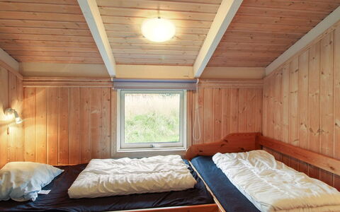 Danika - 800M from the Sea: Dak, Huis, Land Lot, Huis, Verblijf, Landgoed, Garden Gebouwen, Schaduw, Blokhut, Landscaping