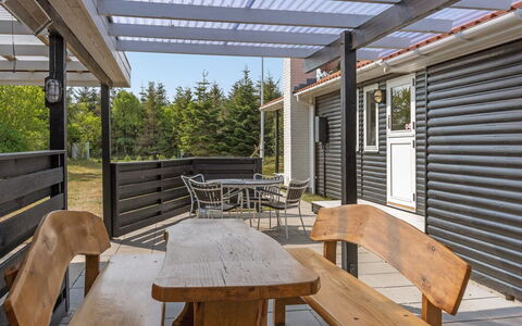 Andria - 300M from the Sea: Hout, Huis, Veranda, Dek, Hardwood, Dak, Beits, Houten Vloer, Eco Hotel