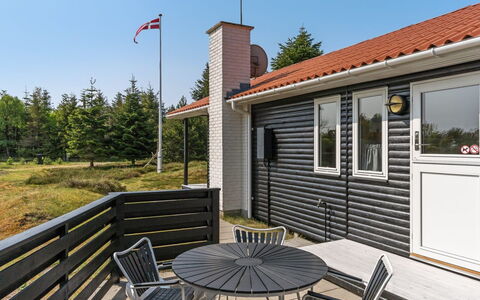 Andria - 300M from the Sea: Hout, Huis, Veranda, Dek, Hardwood, Dak, Beits, Houten Vloer, Eco Hotel