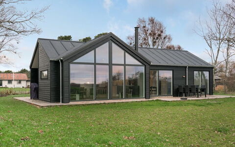 Timmi - 100M from the Sea: Thatching, Verblijf, Huis, Dak, Huis, Boerderij, Hut, Landgoed, Dorp