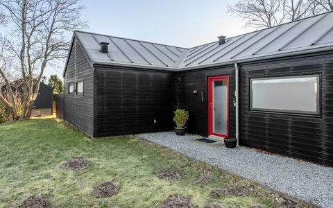 Timmi - 100M from the Sea: Thatching, Verblijf, Huis, Dak, Huis, Boerderij, Hut, Landgoed, Dorp