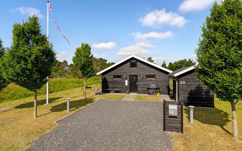 Veiko - 1.2Km from the Sea: Hout, Huis, Veranda, Dek, Hardwood, Dak, Beits, Houten Vloer, Eco Hotel