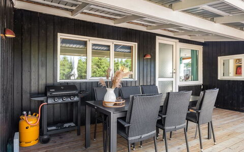 Landolf - 250M from the Sea: Dak, Huis, Huis, Verblijf, Siding, Landgoed, Oprit, Garden Gebouwen, Werf, Schuur